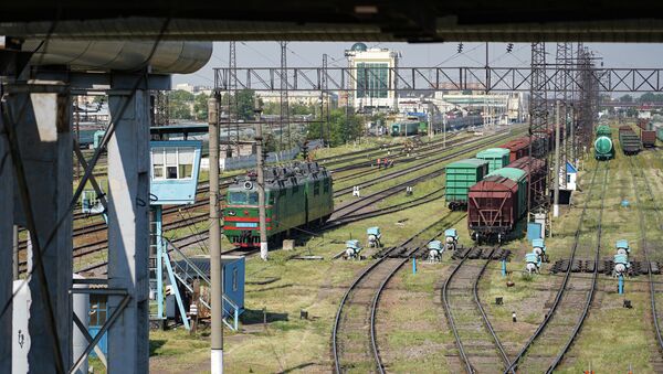 Товарные вагоны на железнодорожных путях Нур-Султана, иллюстративное фото - Sputnik Қазақстан