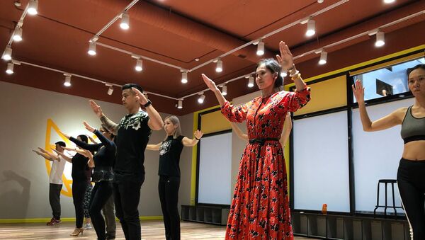 В Нур-Султане открылась необычная танцевальная студия Foxtrot - Sputnik Казахстан