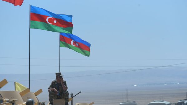 Флаг команды-участницы из Азербайджана на открытии АрМИ в Казахстане - Sputnik Казахстан