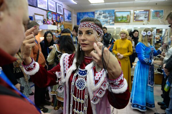 Церемония посвящения в таймырцы в Таймырском Доме народного творчества в Дудинке - Sputnik Казахстан