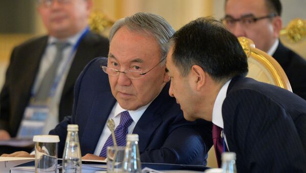 Нурсултан Назарбаев и Бакытжан Сагинтаев, архивное фото - Sputnik Казахстан