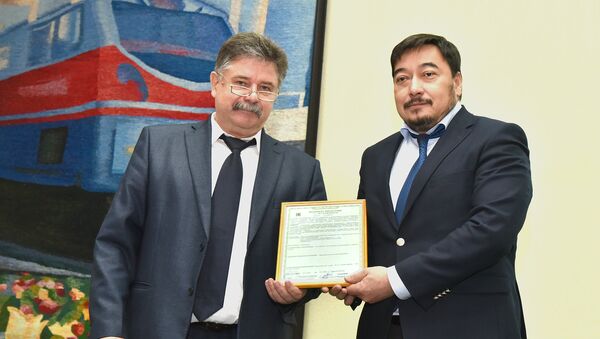 Вручение сертификата соответствия техрегламенту ТС на новые поезда Тулпар-Тальго - Sputnik Казахстан