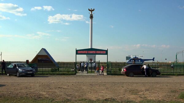 Выпускники, окончившие школу 40 лет назад, построили парк отдыха в селе Карасу Тарбагатайского района Восточно-Казахстанской области - Sputnik Казахстан