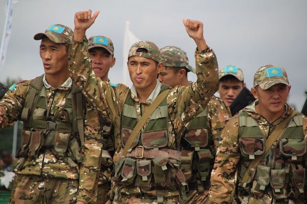 Казахстанские десантники: подвела техника, но не выучка Казахстанские десантники: подвела техника, но не выучка - Sputnik Казахстан