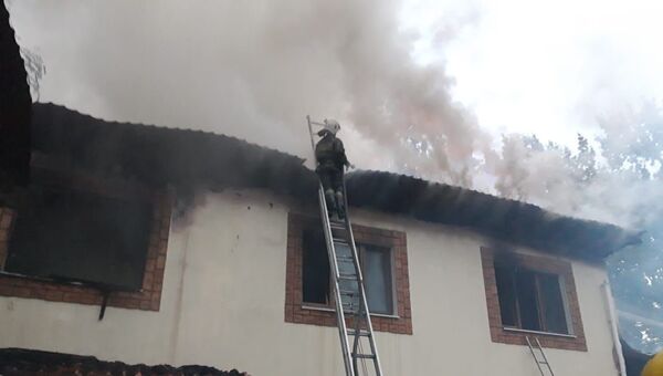  Пожар в жилом доме на территории Бостандыкского района из-за утечки природного газа в результате деформации газовой трубы  - Sputnik Казахстан
