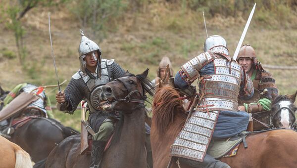 Гости этноцентра смогли посмотреть захватывающие конные представления и военные парады - Sputnik Казахстан