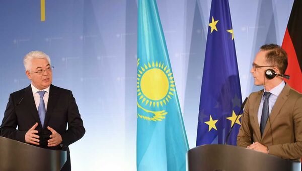 Глава казахстанского министерства иностранных дел Бейбут Атамкулов встретился со своим коллегой - министром иностранных дел ФРГ Хайко Маасом - Sputnik Казахстан