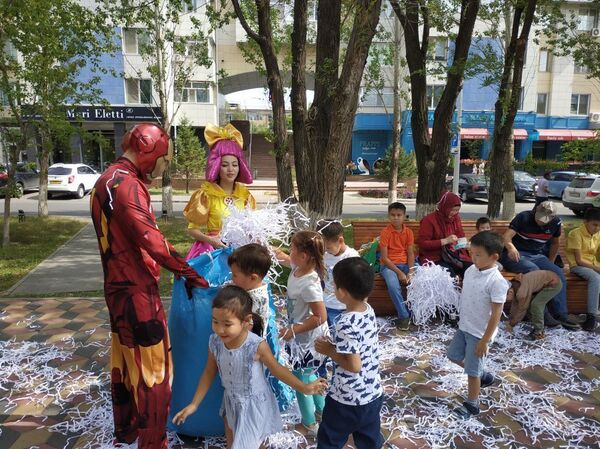 Большой книгообмен и встреча с авторами: как проходит Kitap Fest Nur-Sultan Большой книгообмен и встреча с авторами: как проходит Kitap Fest Nur-Sultan - Sputnik Казахстан