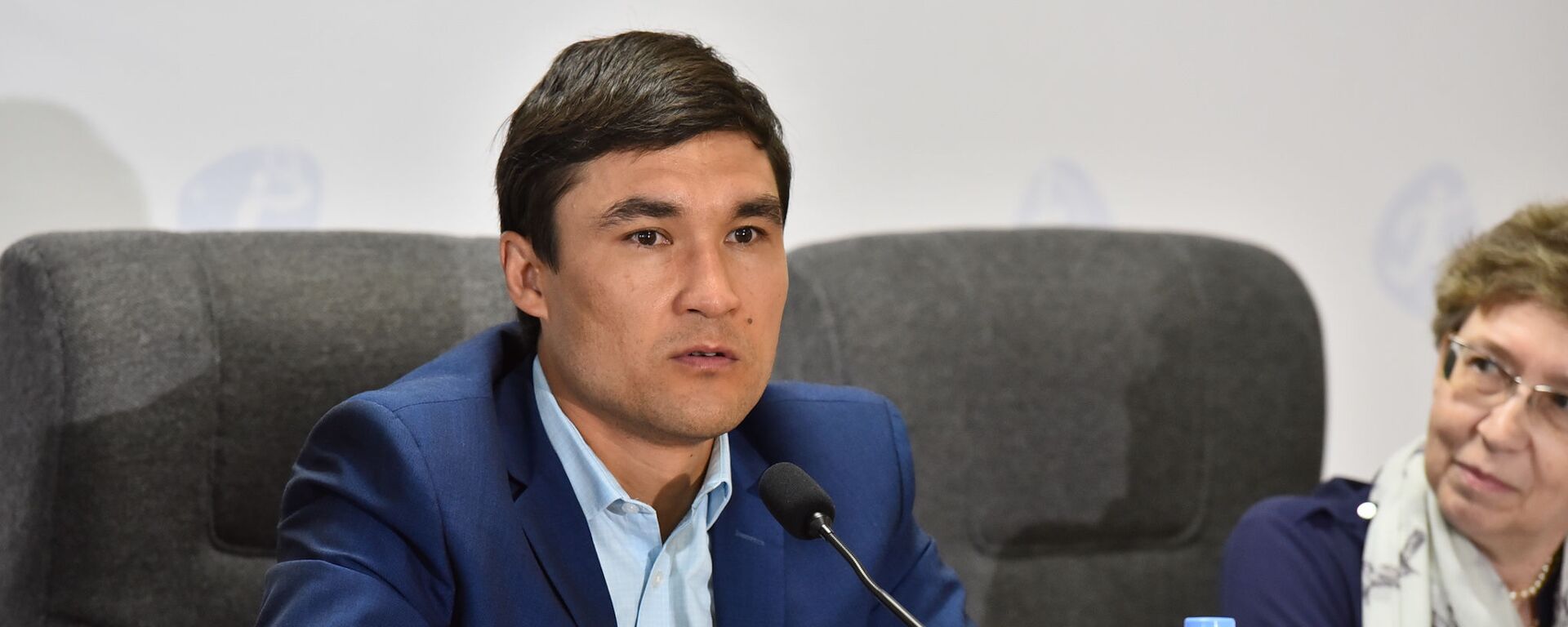 Председатель комитета по делам спорта и физической культуры министерства культуры и спорта Серик Сапиев на пресс-конференции Психология спорта - Sputnik Казахстан, 1920, 25.01.2026