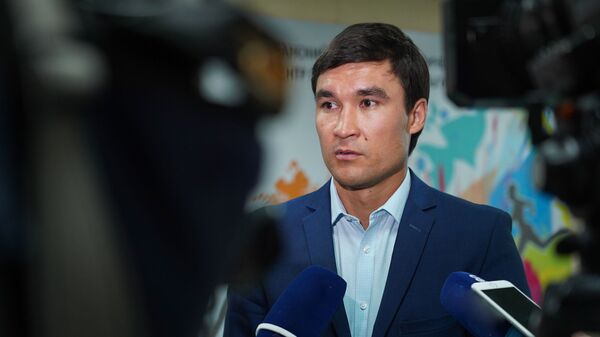  Председатель комитета по делам физической культуры и спорту министерства культуры и спорта Серик Сапиев  - Sputnik Казахстан