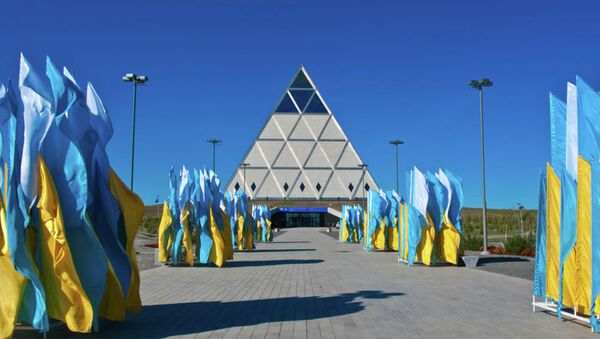 Во Дворце Мира и Согласия прошел форум зарубежных и казахстанских блогеров Открывая Казахстан - Sputnik Казахстан