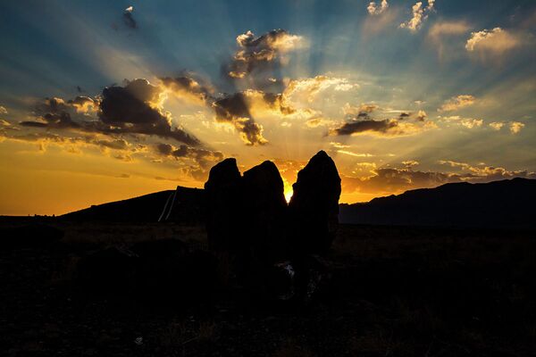 Национальный парк Алтын-Эмель, курганный комплекс Бесшатыр - Sputnik Казахстан