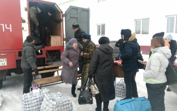 Эвакуированные пассажиры автобусов в ВКО - Sputnik Казахстан