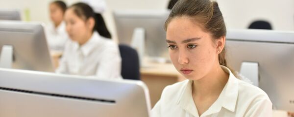 1 сентября в столичной школе имени Абая Кунанбаева, архивное фото 1 сентября в столичной школе имени Абая Кунанбаева, архивное фото - Sputnik Казахстан