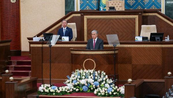  Президент Казахстана Касым-Жомарт Токаев выступает на совместном заседании палат парламента - Sputnik Казахстан