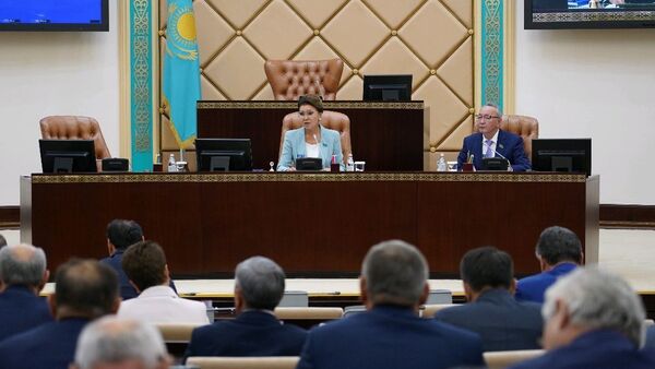 Дарига Назарбаева на заседании сената парламента - Sputnik Қазақстан