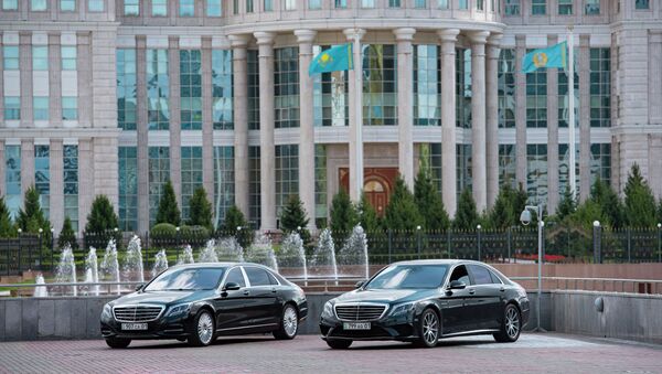Автомобили у Акорды, архивное фото - Sputnik Казахстан