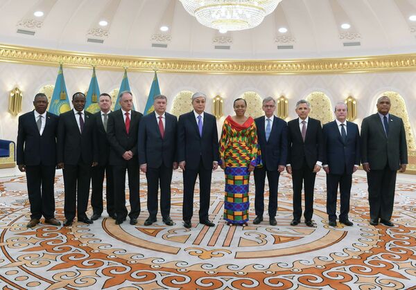 Токаев принял верительные грамоты у послов десяти стран - Sputnik Казахстан