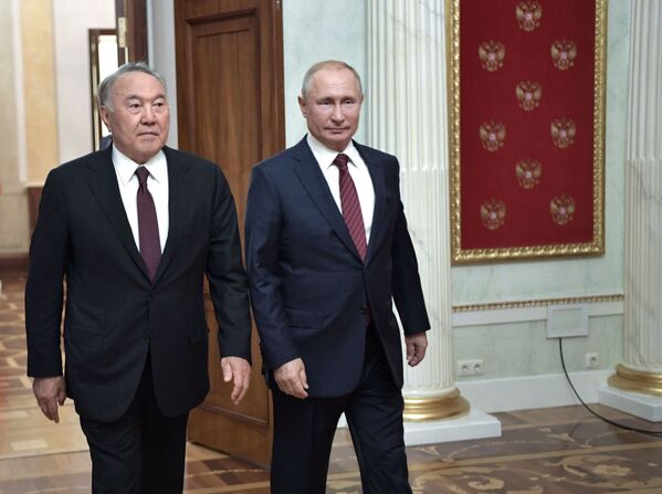 Президент РФ Владимир Путин и первый президент Республики Казахстан Нурсултан Назарбаев - Sputnik Казахстан