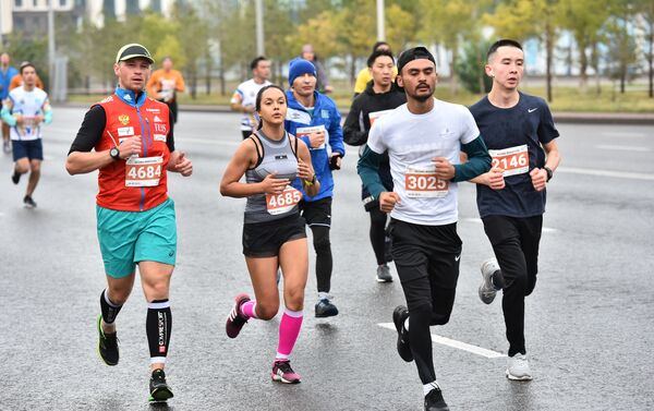 Большинство участников забега готовятся к марафону, тренируясь ежедневно - Sputnik Казахстан