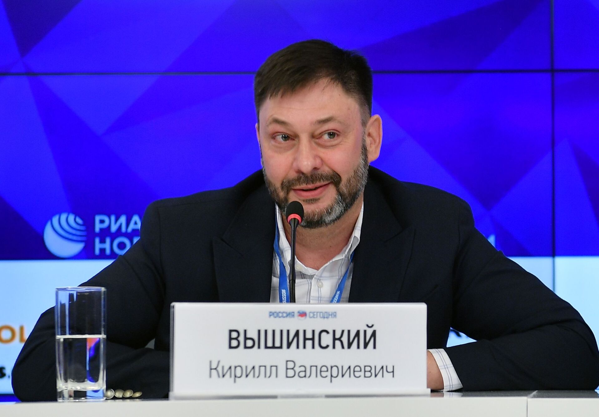 Пресс-конференция К. Вышинского - Sputnik Казахстан, 1920, 23.08.2025