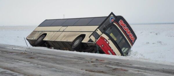 ШҚО-да жол бойындағы автобус ШҚО-да жол бойындағы автобус - Sputnik Қазақстан