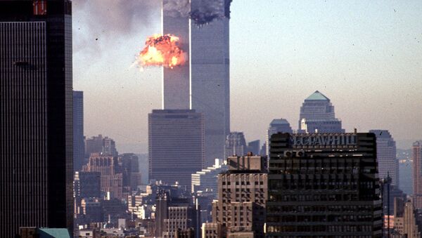 Самолет врезается в башню Всемирного торгового центра 11 сентября 2001 года - Sputnik Казахстан