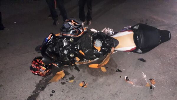 Мотоциклист врезался в Toyota RAV-4 - Sputnik Казахстан
