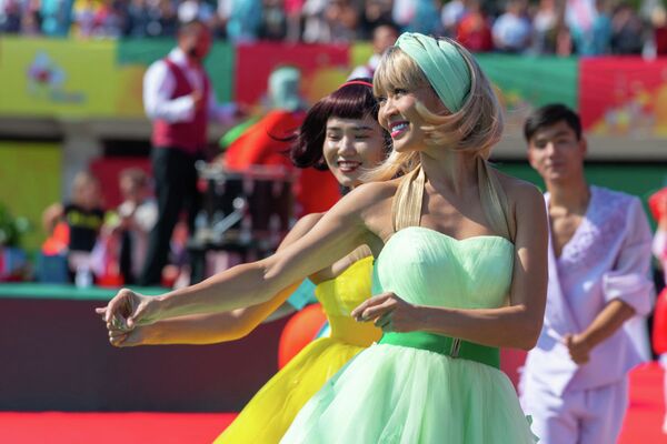 Для алматинцев устроили яблочный фестиваль - фото - Sputnik Казахстан