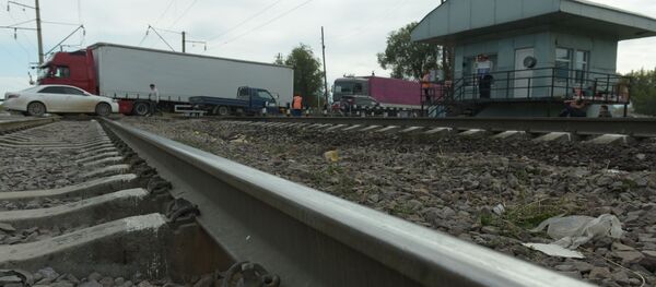 Фото с места ЧП на перегоне Алматы - Шамалган , где автобус столкнулся с поездом Фото с места ЧП на перегоне Алматы - Шамалган , где автобус столкнулся с поездом - Sputnik Казахстан