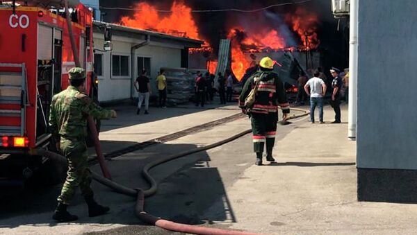 Пожар в мебельном цехе по улице Ратушного Жетысуского района - Sputnik Казахстан
