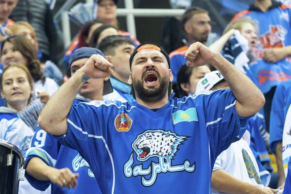 Победный настрой казахстанской команды болельщики приняли с воодушевлением - Sputnik Казахстан