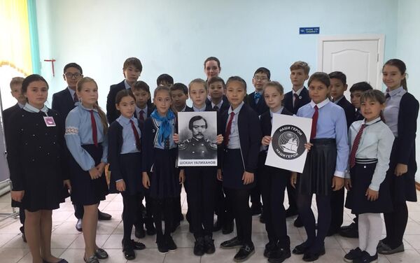С началом учебного года, 1 сентября, в России стартовала акция Наши герои. - Sputnik Казахстан