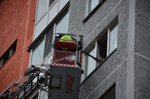 Мужчина угрожал взорвать дом в Петропавловске: видео операции спецназа - Sputnik Казахстан