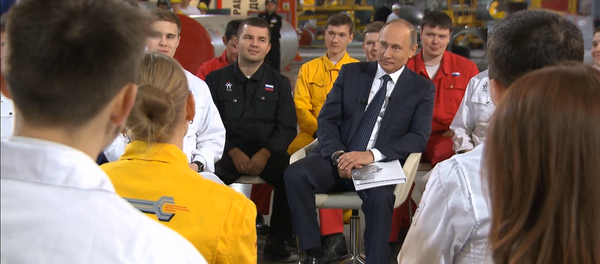 Путин ответил на вопросы о мечте, увлечениях и о том, кто такой Путин Путин ответил на вопросы о мечте, увлечениях и о том, кто такой Путин - Sputnik Казахстан