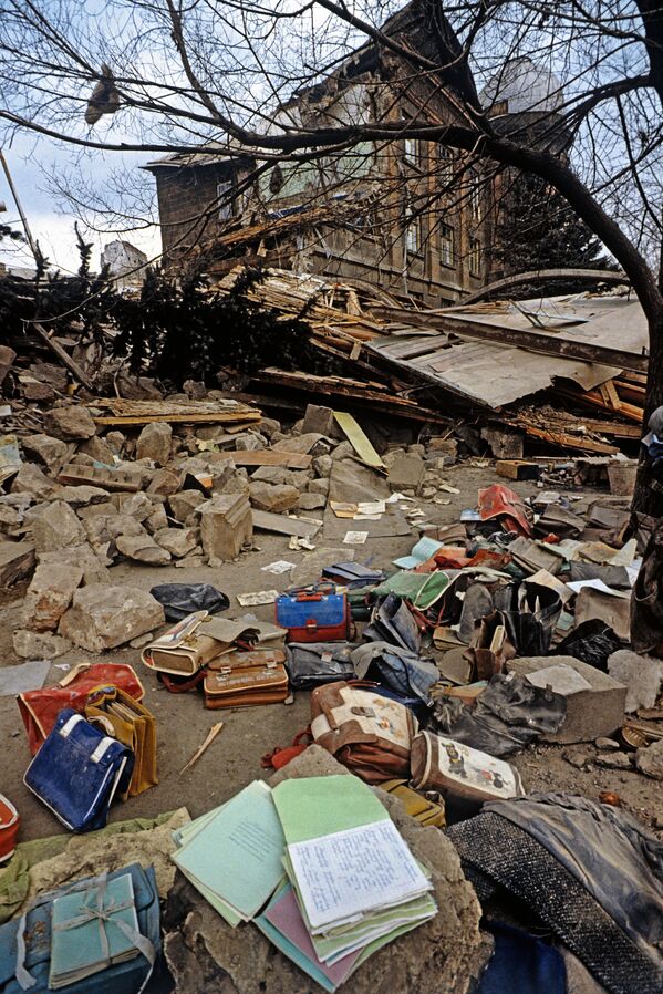 Последствия разрушительного землетрясения - Sputnik Казахстан