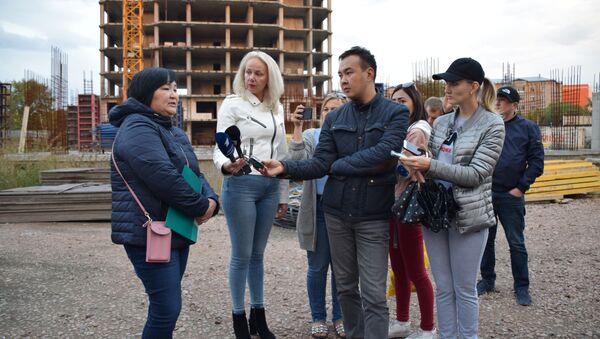 Дольщики элитного комплекса остались без денег и жилья - Sputnik Казахстан