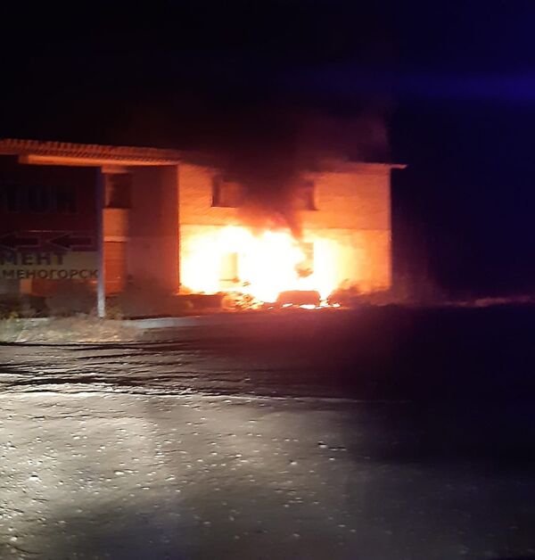 Два человека сгорели, двое в реанимации: жуткое ДТП произошло ночью в Щучинске - Sputnik Казахстан