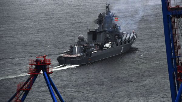 Гвардейский ракетный крейсер Варяг в составе отряда боевых кораблей Тихоокеанского флота - Sputnik Казахстан