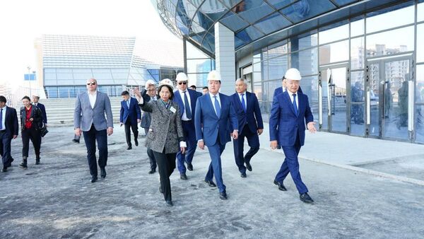 Рабочая поездка премьер-министра Аскара Мамина в Семей - Sputnik Казахстан