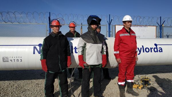 Церемония сварки золотого стыка газопровода Сарыарка - Sputnik Казахстан