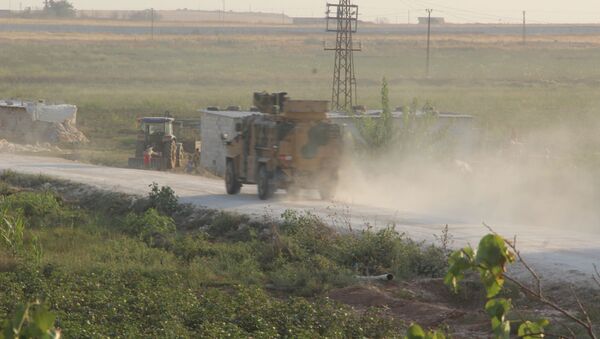 Бронеавтомобиль Kirpi вооруженных сил Турции в районе Акчакале на турецко-сирийской границе - Sputnik Қазақстан