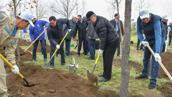 Тоқаев қазақстандықтарды тазалық пен тәртіп эстафетасына белсене қатысуға шақырды - Sputnik Қазақстан