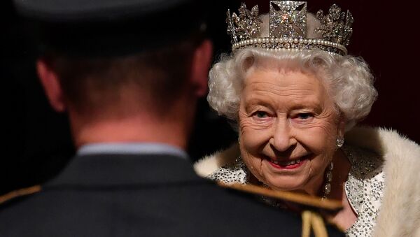 Британская королева Елизавета II на открытии парламента в Лондоне - Sputnik Казахстан