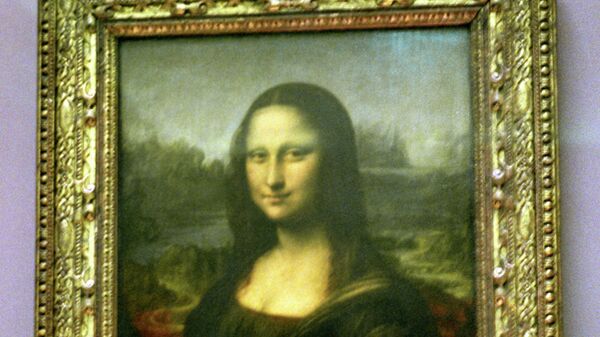 Картина Леонардо да Винчи Мона Лиза в Лувре. - Sputnik Казахстан
