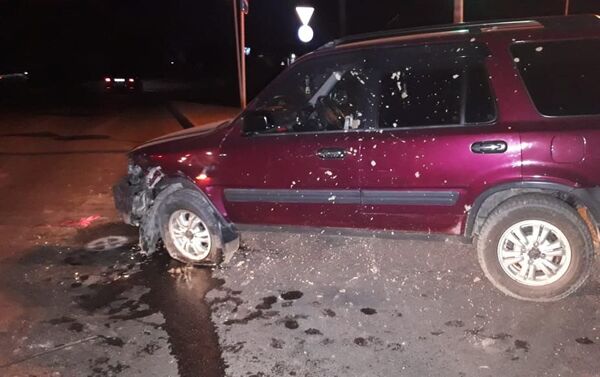 При столкновении Subaru Legacy с Honda CR-V пострадали беременная женщина и трое детей - Sputnik Казахстан