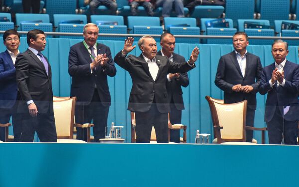 Первый президент Казахстана Елбасы Назарбаев на благотворительном матче между теннисистами Новаком Джоковичем и Рафаэлем Надалем - Sputnik Казахстан