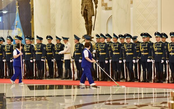 В Акорде все готово к официальному приему высокого гостя, осталось внести мелкие штрихи подготовки - Sputnik Казахстан