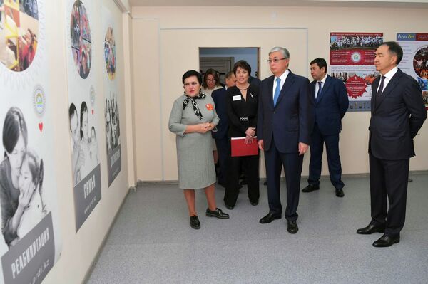 Дать шанс каждому ребенку: Токаев посетил центр для детей с ДЦП в Алматы Дать шанс каждому ребенку: Токаев посетил центр для детей с ДЦП в Алматы - Sputnik Казахстан