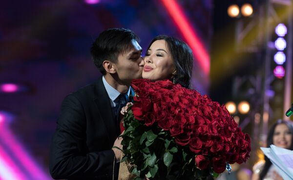 Мисс Павлодар Айзат Кожабаевой сделали предложение прямо на сцене - Sputnik Казахстан